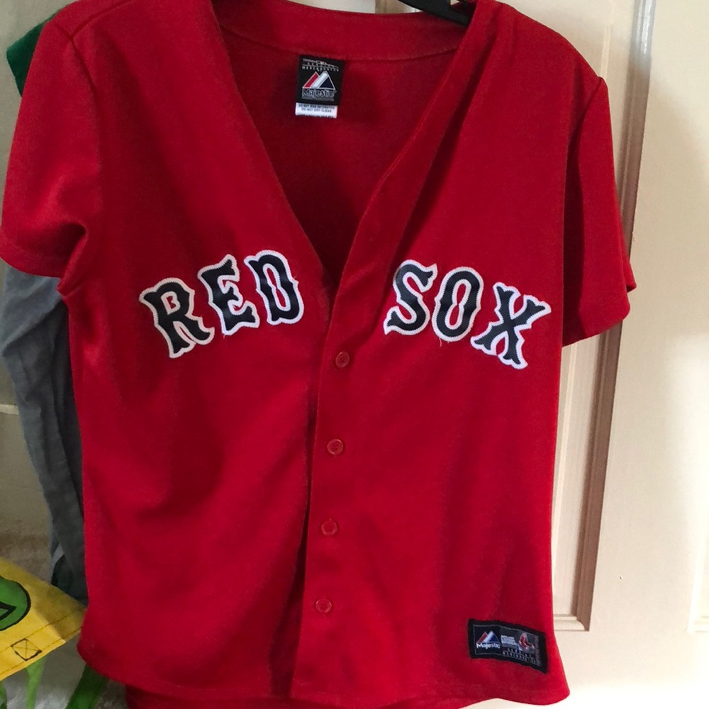 Woman’s Red Sox jersey